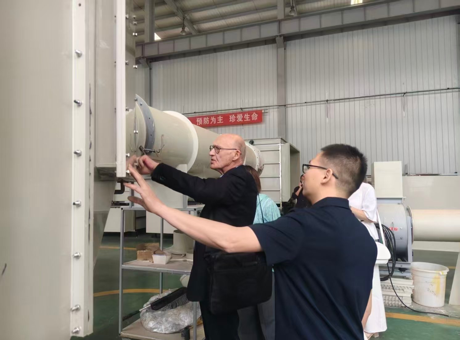科维奇院士深入查看RPF环保设备结构与工艺 科维奇院士深入查看RPF环保设备结构与工艺